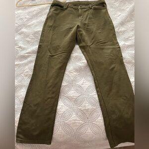 Olive green banana republic slim traveler pant.